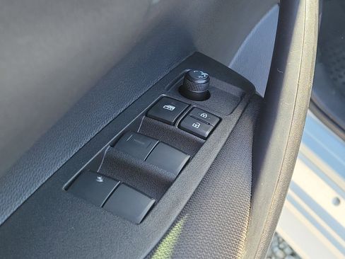 Used 2025 Toyota Corolla LE image 21