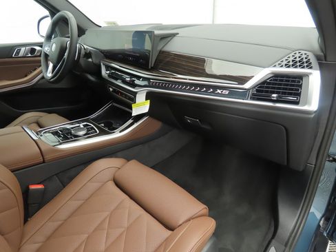 Certified 2026 BMW X5 xDrive40i w/ Premium Package AWD/4WD image 19