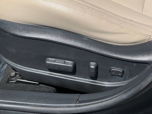 Used 2013 Hyundai Elantra GT w/ Tech Pkg FWD image 7