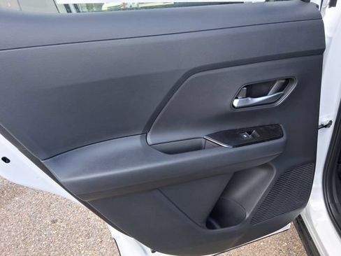 New 2026 Nissan Kicks SR w/ Cold Weather Package FWD image 12
