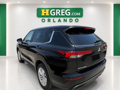 Used 2023 Mitsubishi Outlander ES FWD image 6