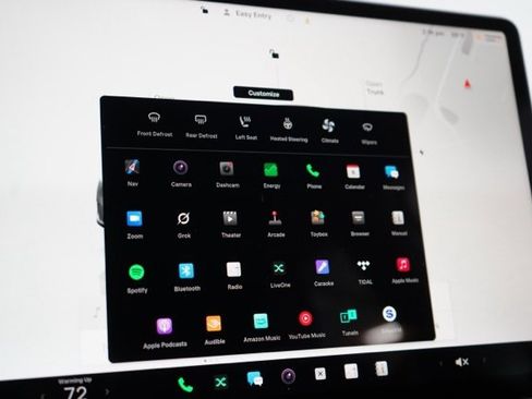 Used 2023 Tesla Model Y Long Range image 26