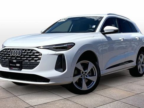 Certified 2025 Audi Q5 Premium w/ Premium Plus AWD/4WD image 1