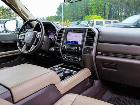 Used 2021 Ford Expedition XLT RWD image 11