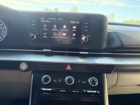 Used 2023 Kia Carnival LX FWD image 36