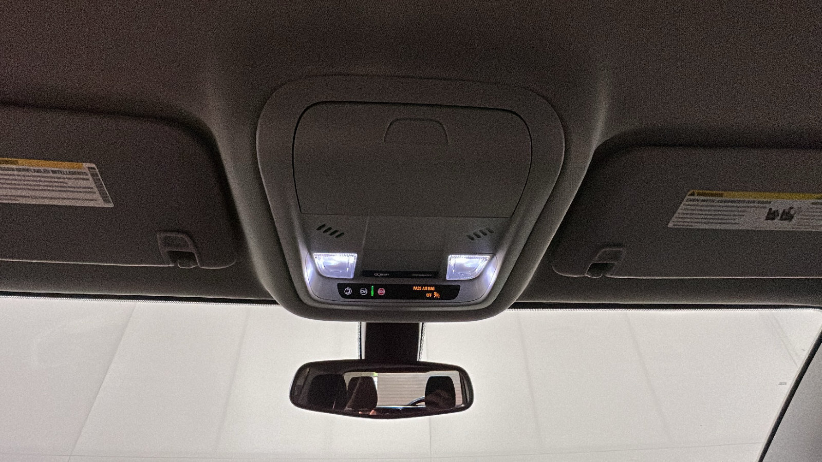 Used 2020 GMC Acadia SLE w/ Driver Convenience Package FWD image 31
