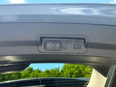 Certified 2025 Ford Explorer Active AWD/4WD image 15