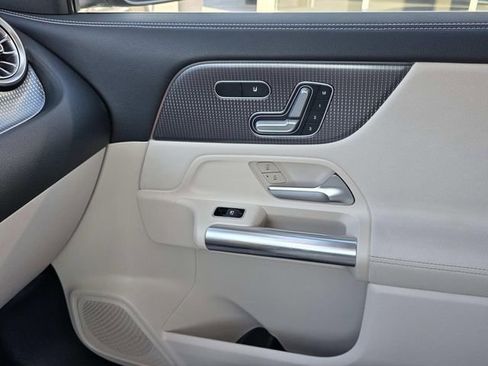 Certified 2022 Mercedes-Benz GLA 250 4MATIC image 21