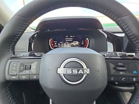 New 2026 Nissan Pathfinder Platinum FWD image 25