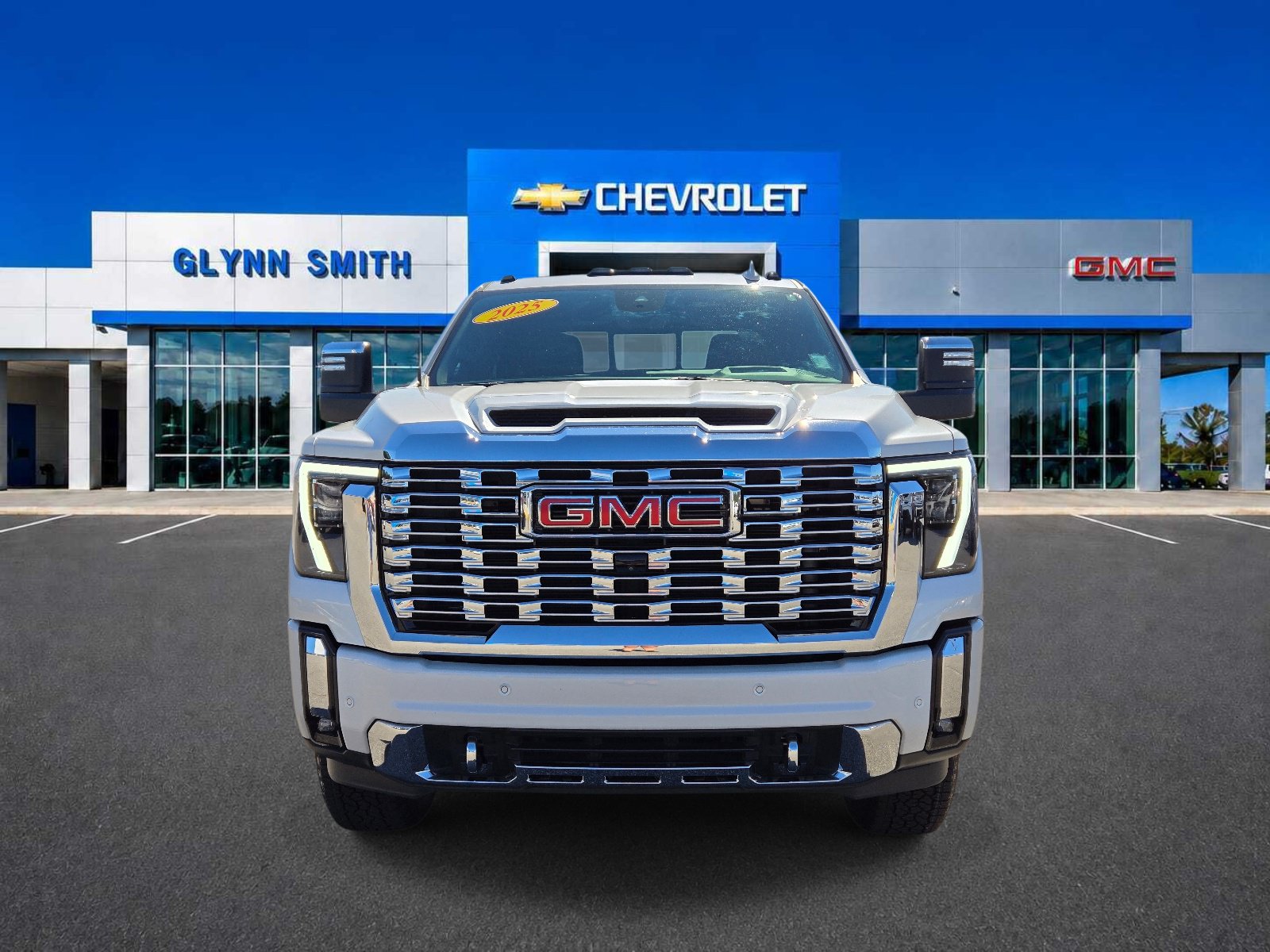 Used 2025 GMC Sierra 2500 Denali w/ Denali Reserve Package AWD/4WD image 2