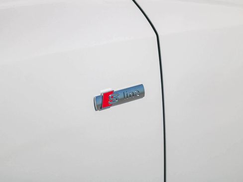 New 2025 Audi Q3 2.0T Premium image 7