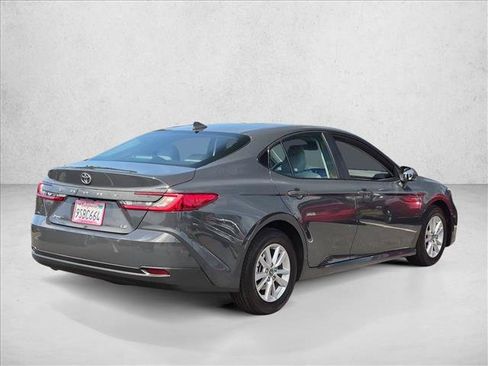 Used 2025 Toyota Camry LE FWD image 5