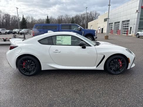 Used 2026 Toyota GR86 Premium w/ Performance Package image 12