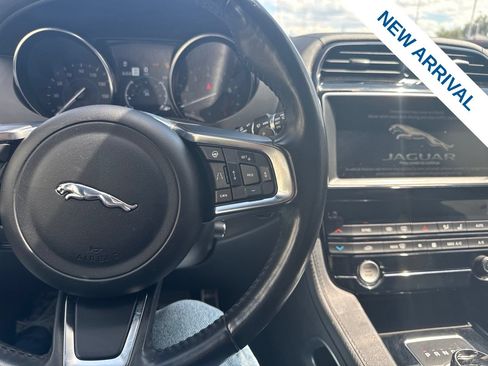 Used 2019 Jaguar F-PACE Prestige AWD/4WD image 24