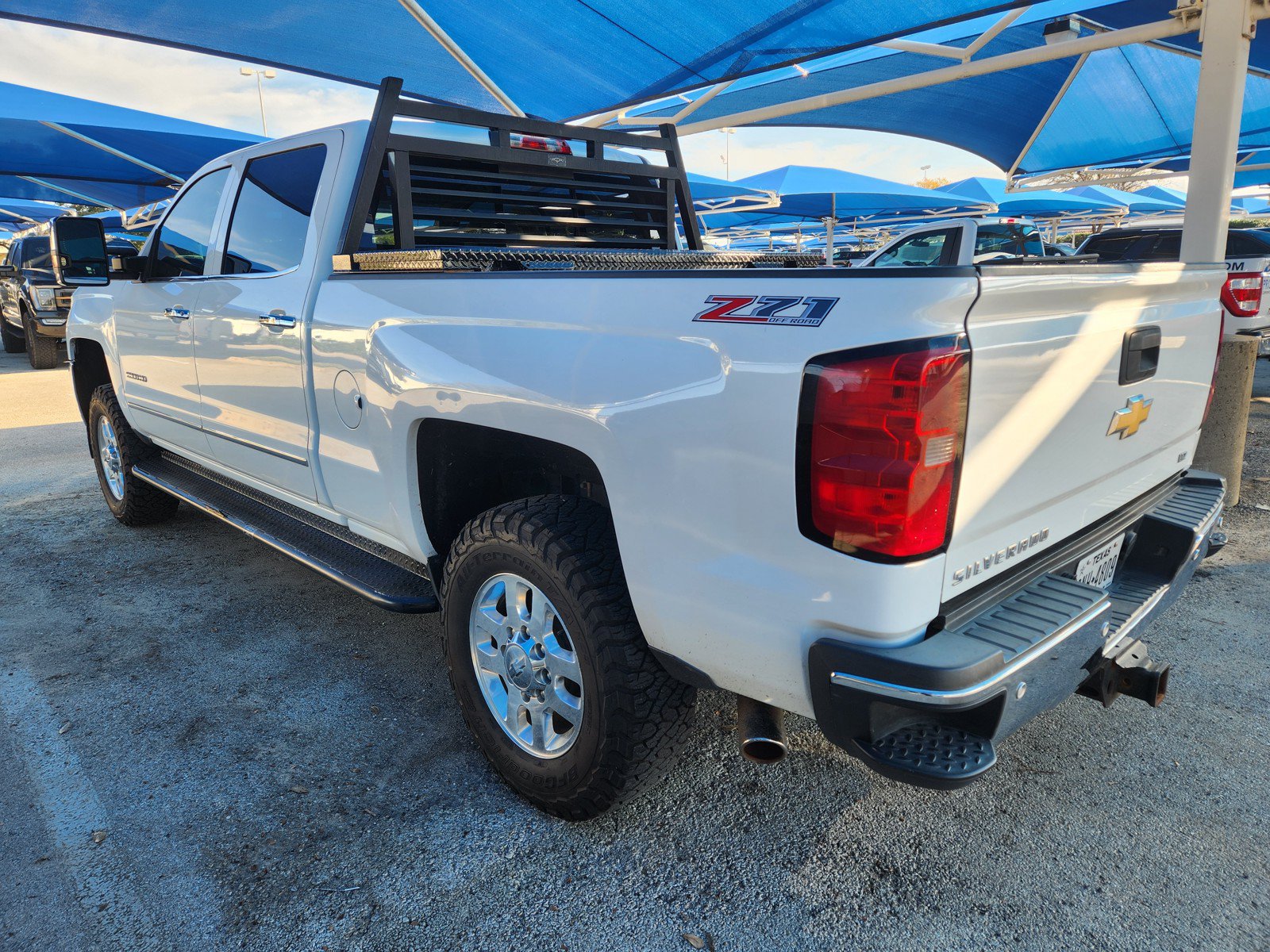 Used 2015 Chevrolet Silverado 2500 LTZ w/ LTZ Plus Package AWD/4WD image 3