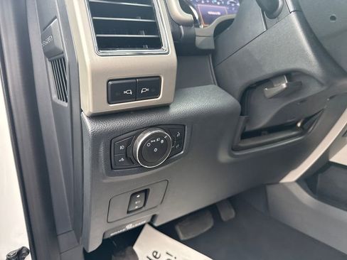 Used 2022 Ford F350 Lariat w/ Black Appearance Package image 35