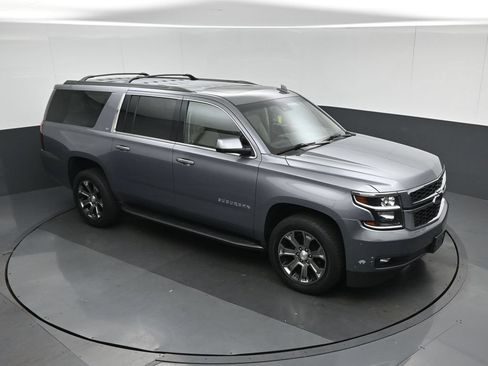Used 2020 Chevrolet Suburban LT AWD/4WD image 72