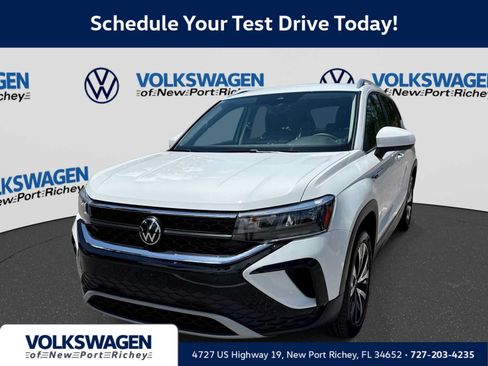 Used 2023 Volkswagen Taos SE FWD image 1