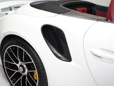 Used 2018 Porsche 911 Turbo image 2