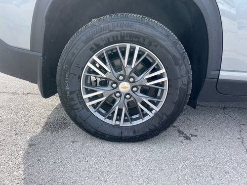 Used 2025 Chevrolet Traverse LT w/ LPO, Floor Liner Package AWD/4WD image 11