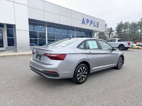 Used 2024 Volkswagen Jetta S image 4
