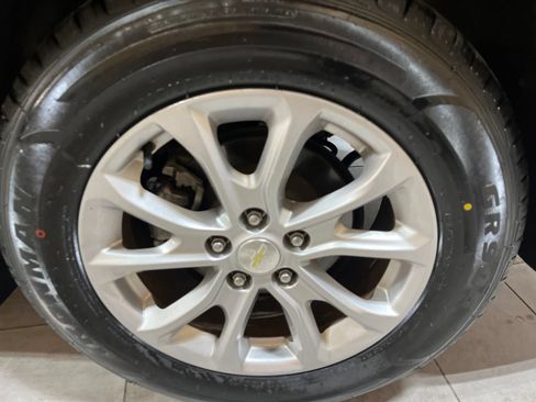Used 2020 Chevrolet Equinox LT FWD image 12