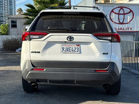 Used 2024 Toyota RAV4 XLE w/ Convenience Package FWD image 6