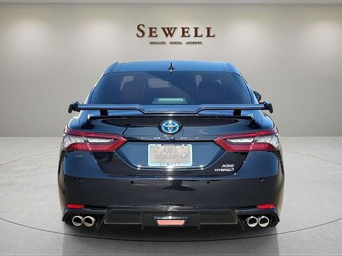 Used 2021 Toyota Camry XSE w/ Navigation Upgrade Package FWD image 4