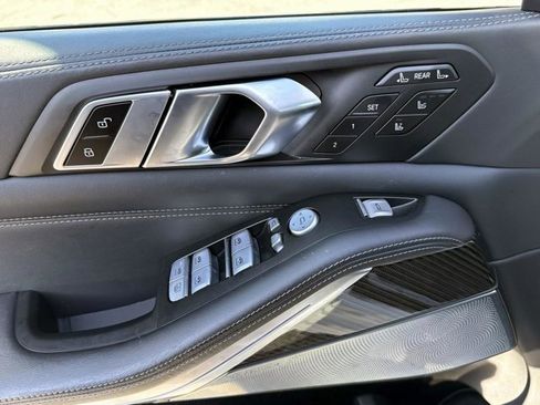 Used 2023 BMW X7 M60i image 20