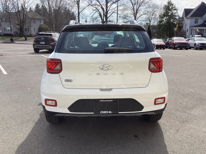 New 2026 Hyundai Venue SEL FWD image 7