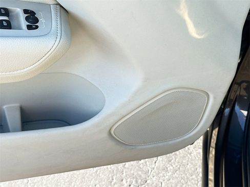 Used 2022 Volvo XC60 B5 Momentum image 20