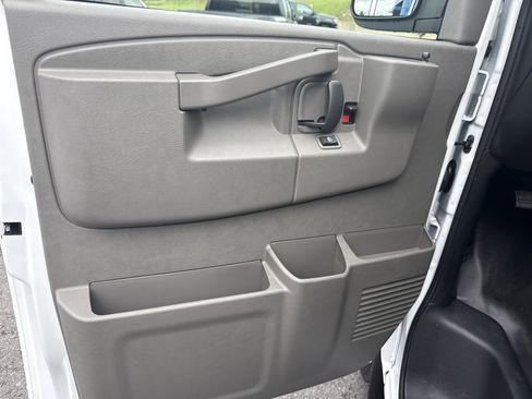 New 2026 GMC Savana 2500 Extended RWD image 13