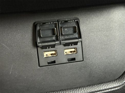 Used 2021 Toyota Highlander XSE image 25