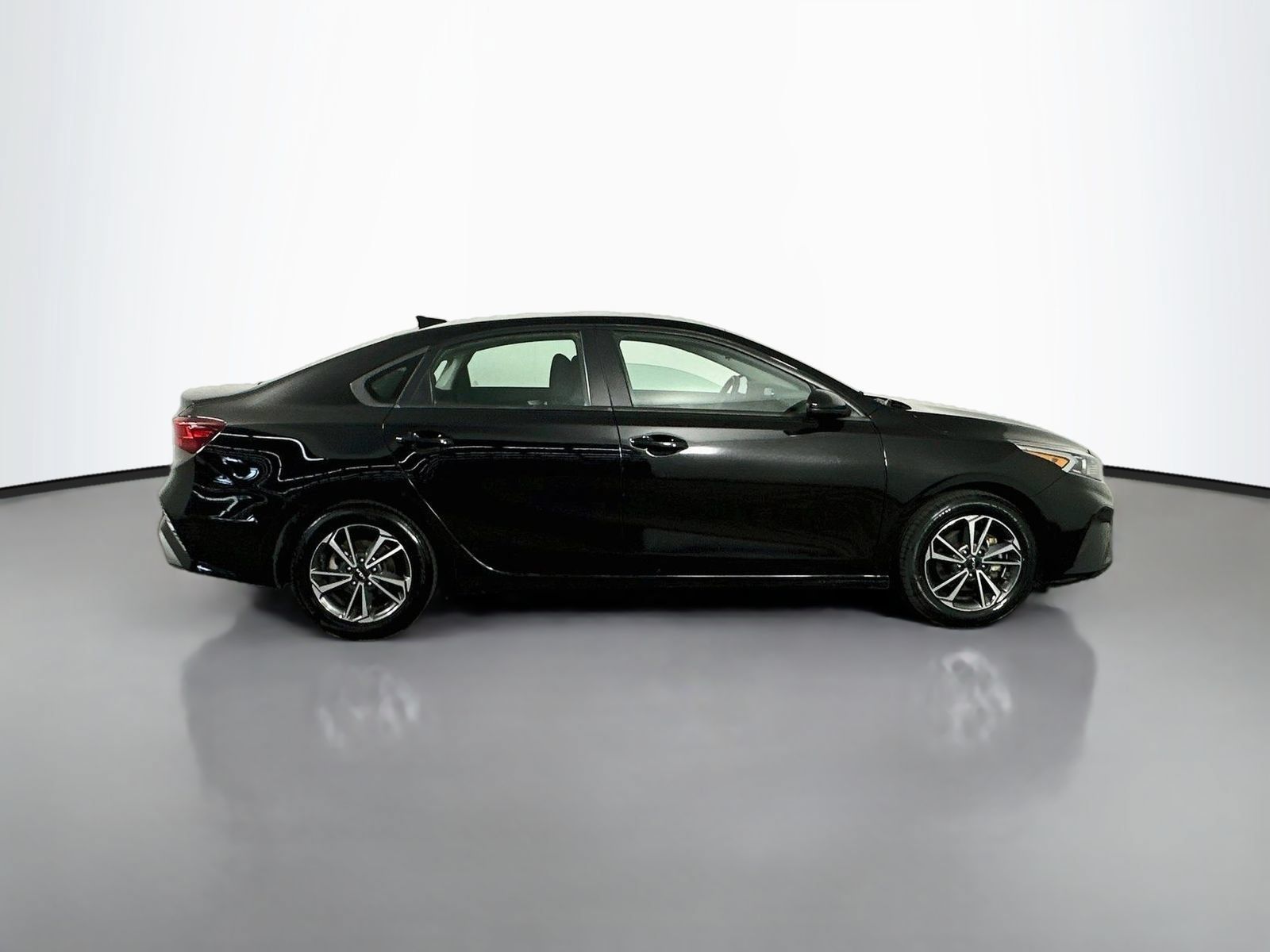 Used 2023 Kia Forte LXS FWD image 8