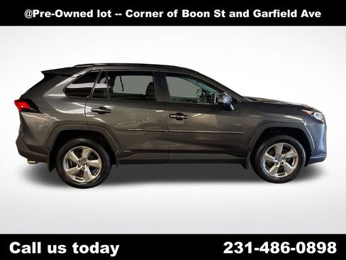 Used 2020 Toyota RAV4 Limited AWD/4WD image 6