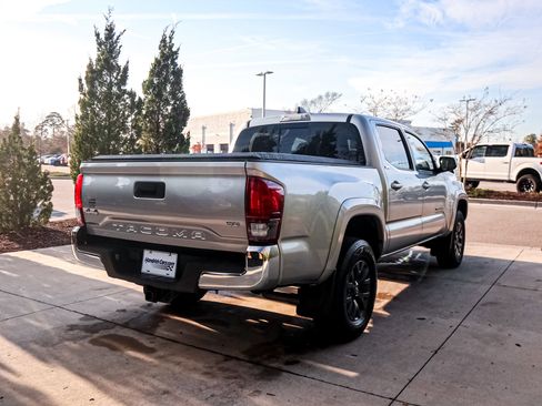 Used 2022 Toyota Tacoma SR5 image 10