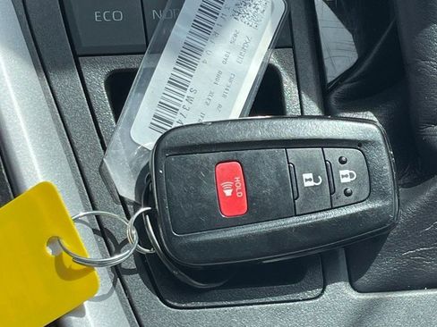 Used 2025 Toyota RAV4 XLE image 12