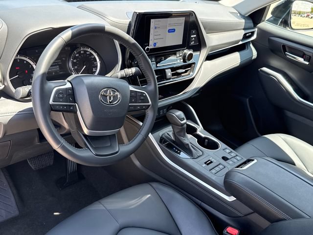 Used 2026 Toyota Highlander XLE AWD/4WD image 7