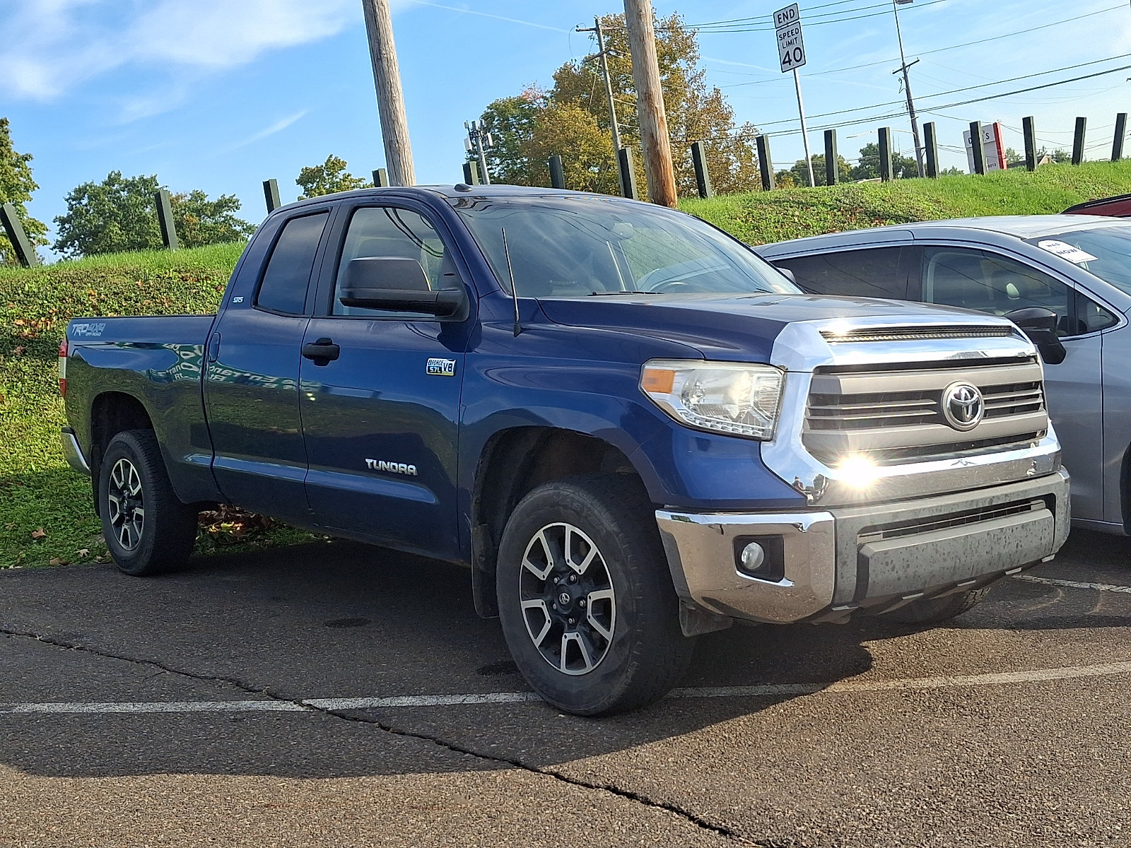 Used 2015 Toyota Tundra SR5 w/ TRD Off Road Package AWD/4WD image 3
