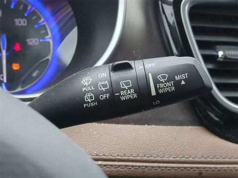 Used 2017 Chrysler Pacifica Limited image 25