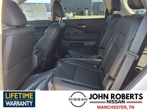 New 2026 Nissan Pathfinder SL w/ SL Premium Package image 8