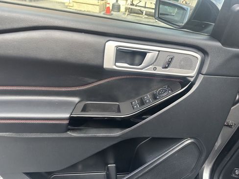 Used 2023 Ford Explorer XLT w/ Equipment Group 202A image 13