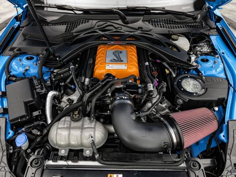 Used 2022 Ford Mustang Shelby GT500 w/ Technology Package RWD image 4