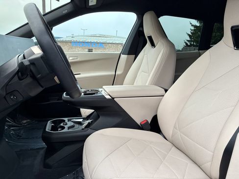Used 2024 BMW iX xDrive50 w/ Premium Package AWD/4WD image 13