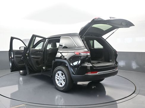 Used 2025 Jeep Grand Cherokee Laredo image 72