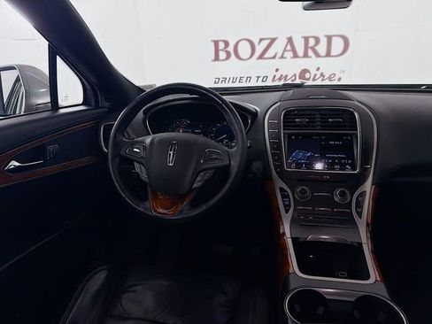 Used 2018 Lincoln MKX Reserve w/ Driver Assistance Package FWD image 28