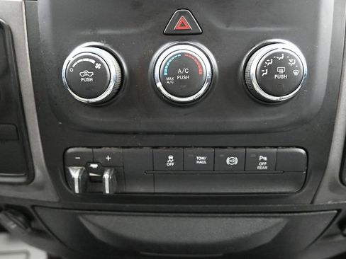 Used 2017 RAM 2500 Tradesman w/ Chrome Appearance Group AWD/4WD image 18