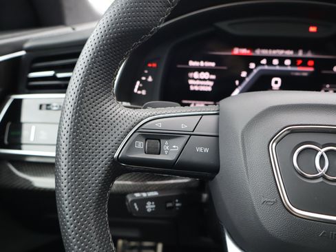 Used 2023 Audi SQ8 Prestige AWD/4WD image 16