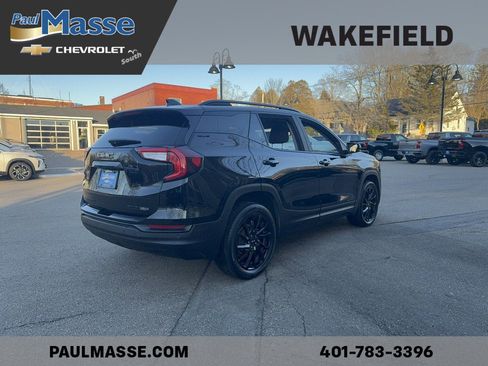 Used 2023 GMC Terrain SLE w/ Driver Convenience Package image 6