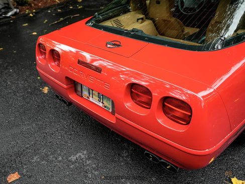 Used 1991 Chevrolet Corvette Coupe RWD image 50
